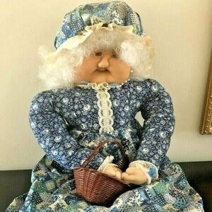Vintage Granny Doll Phyllis Petee Cloth Handmade Collector Unique 26"
